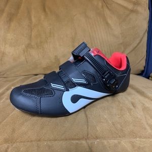 Never worn! Peloton Cycling shoes. Size 43.
